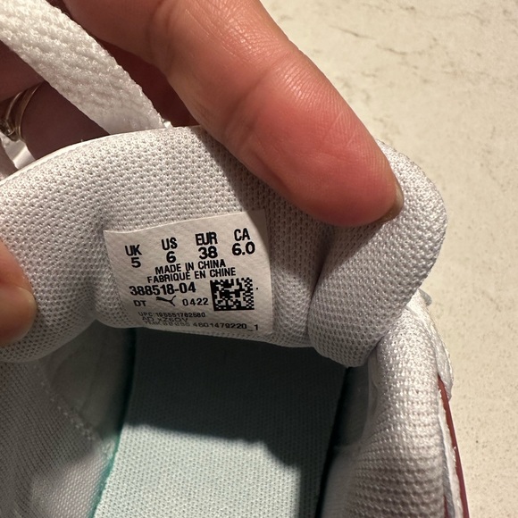 Decluttering my closet. Moving to a new house. - Picture 3 of 3